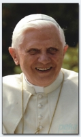 25153 - Papst Benedikt XVI. im Garten